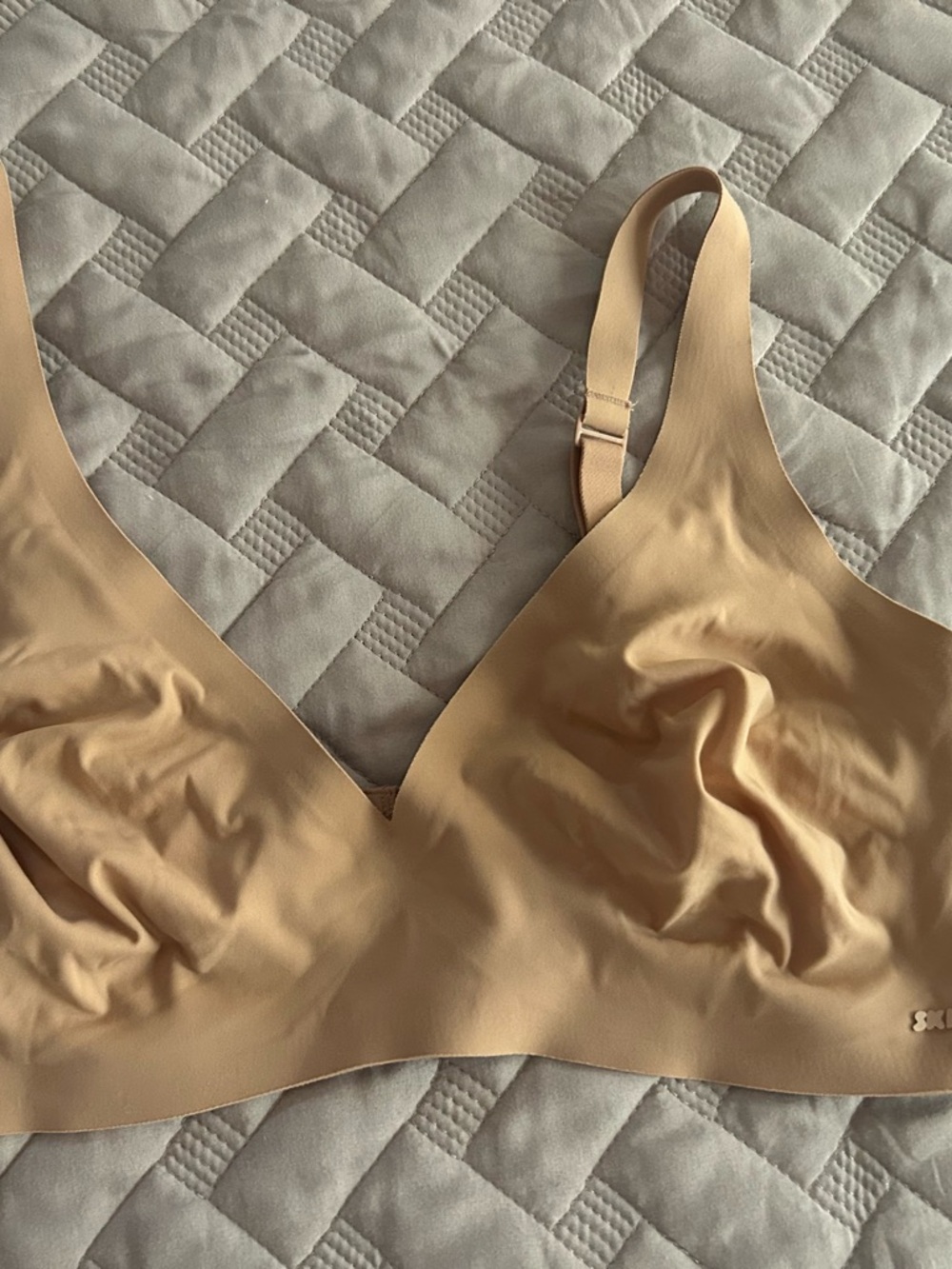 SKIMS Soft Stretch Wireless Bra - Beige/Tan